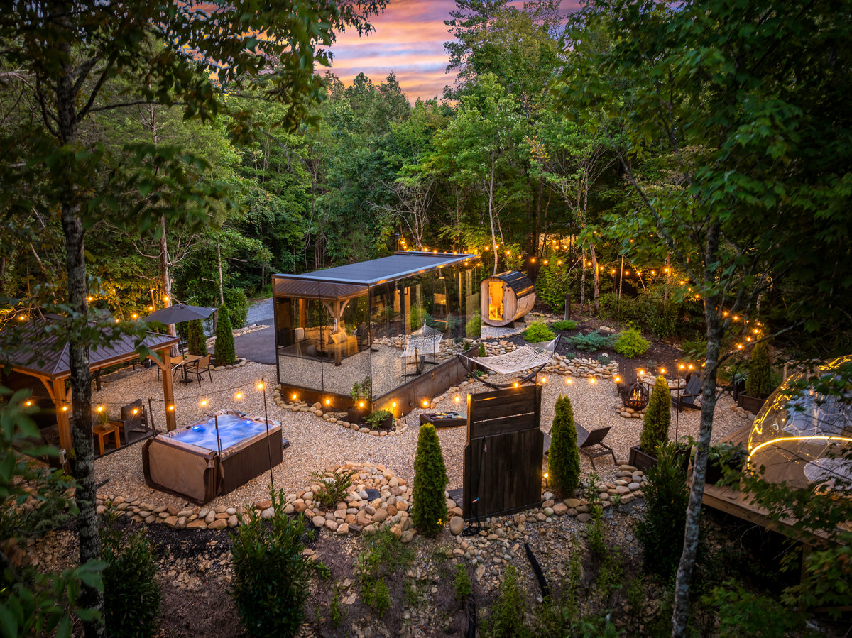 Villa Luna Mirror house Twilight By Everwild Stays Smoky Mountains